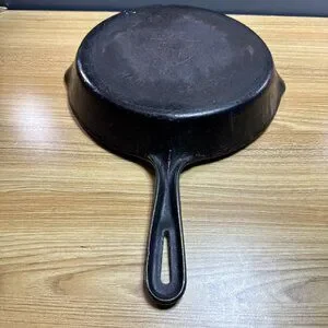 GSW | Kitchen | Vintage 1 Gsw Cast Iron Fry Pan Skillet No 9 Double ...